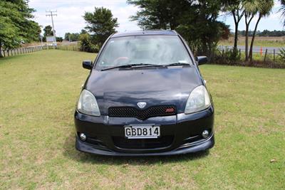 2002 Toyota Vitz - Thumbnail