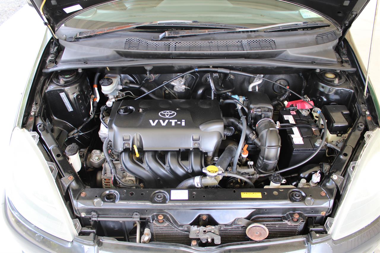 2002 Toyota Vitz