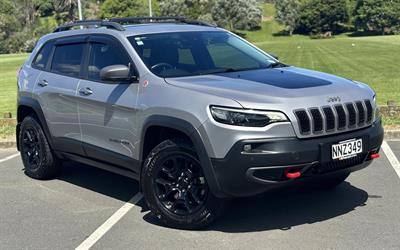 2021 Jeep Cherokee - Thumbnail