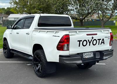 2017 Toyota Hilux - Thumbnail