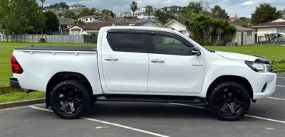 2017 Toyota Hilux - Thumbnail