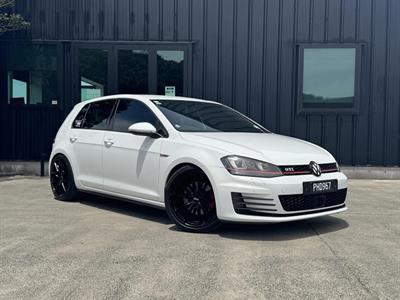 2014 Volkswagen Golf - Thumbnail