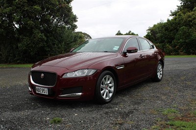 2016 Jaguar XF - Thumbnail