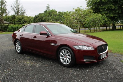 2016 Jaguar XF - Thumbnail