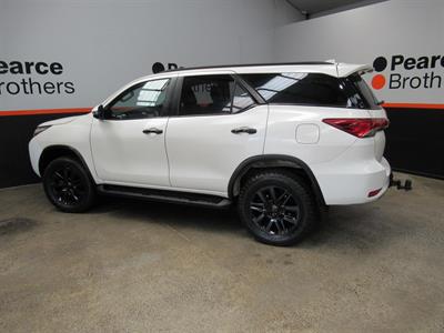 2018 Toyota Fortuner - Thumbnail