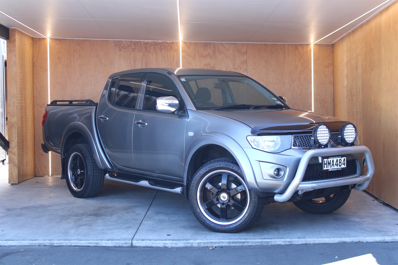 2014 Mitsubishi Triton