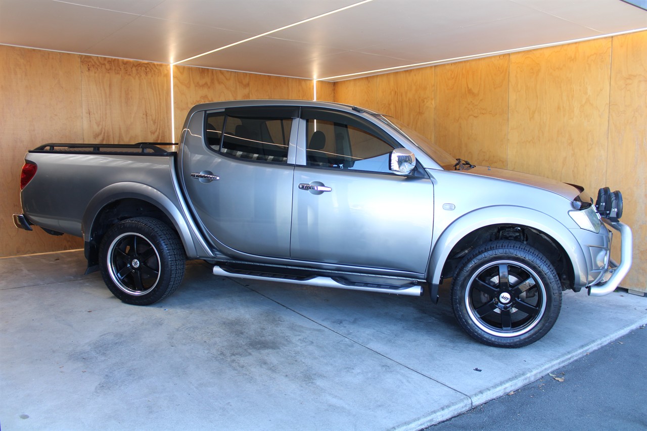 2014 Mitsubishi Triton