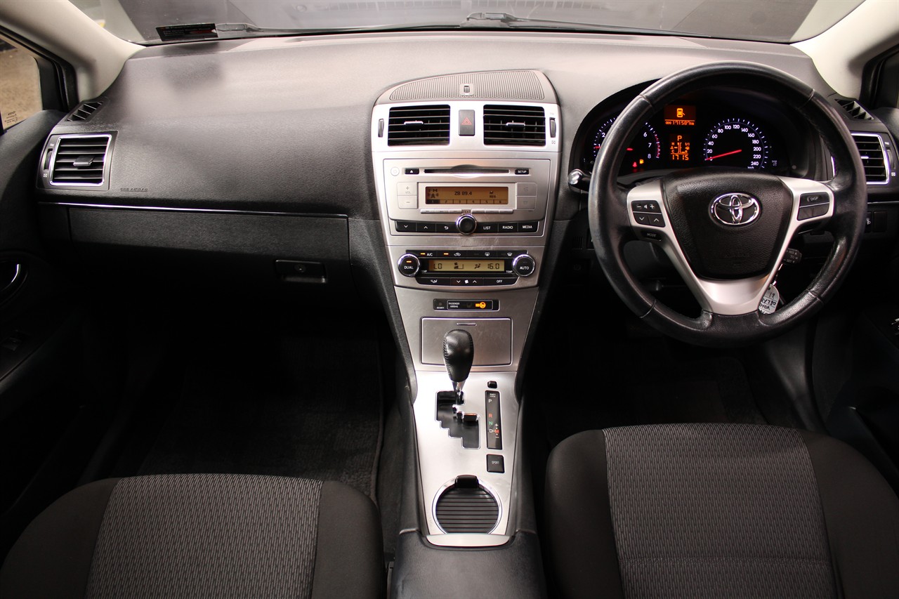 2012 Toyota AVENSIS