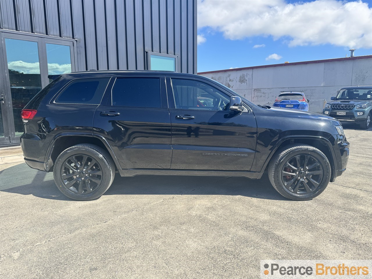 2017 Jeep GRAND CHEROKEE