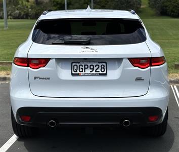 2018 Jaguar F-Pace - Thumbnail