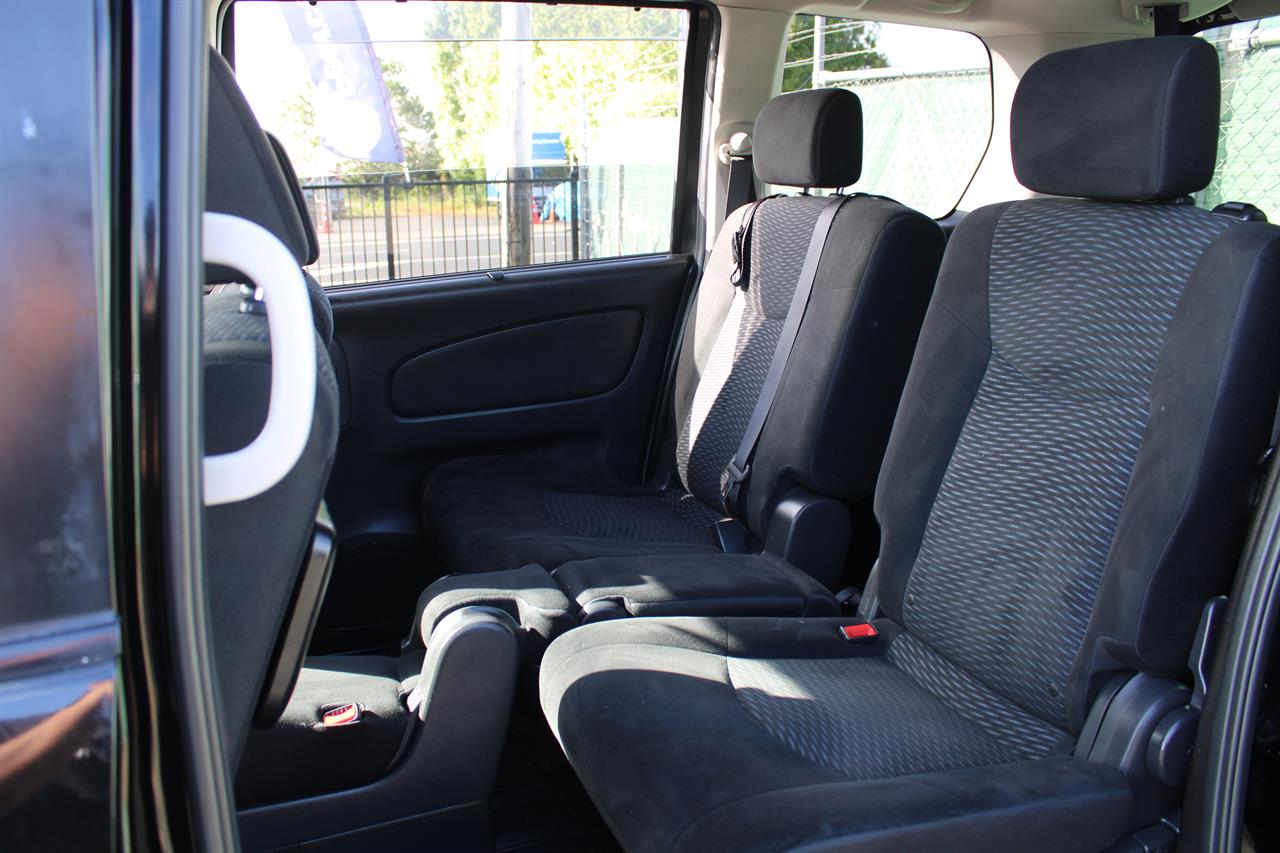 2013 Nissan Serena