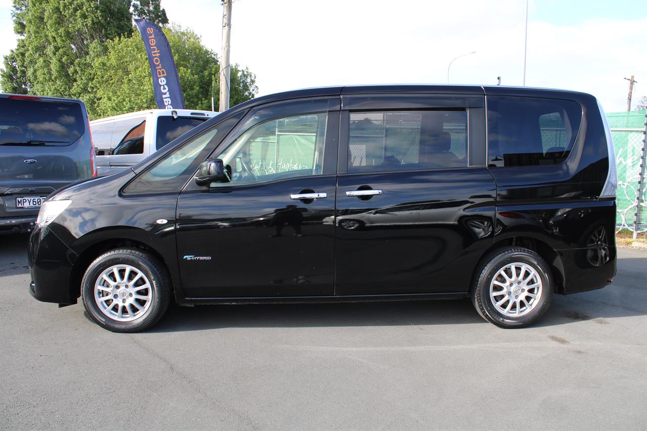 2013 Nissan Serena