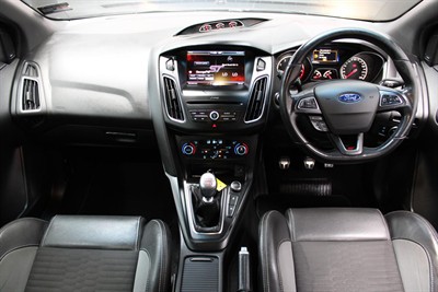 2016 Ford Focus - Thumbnail