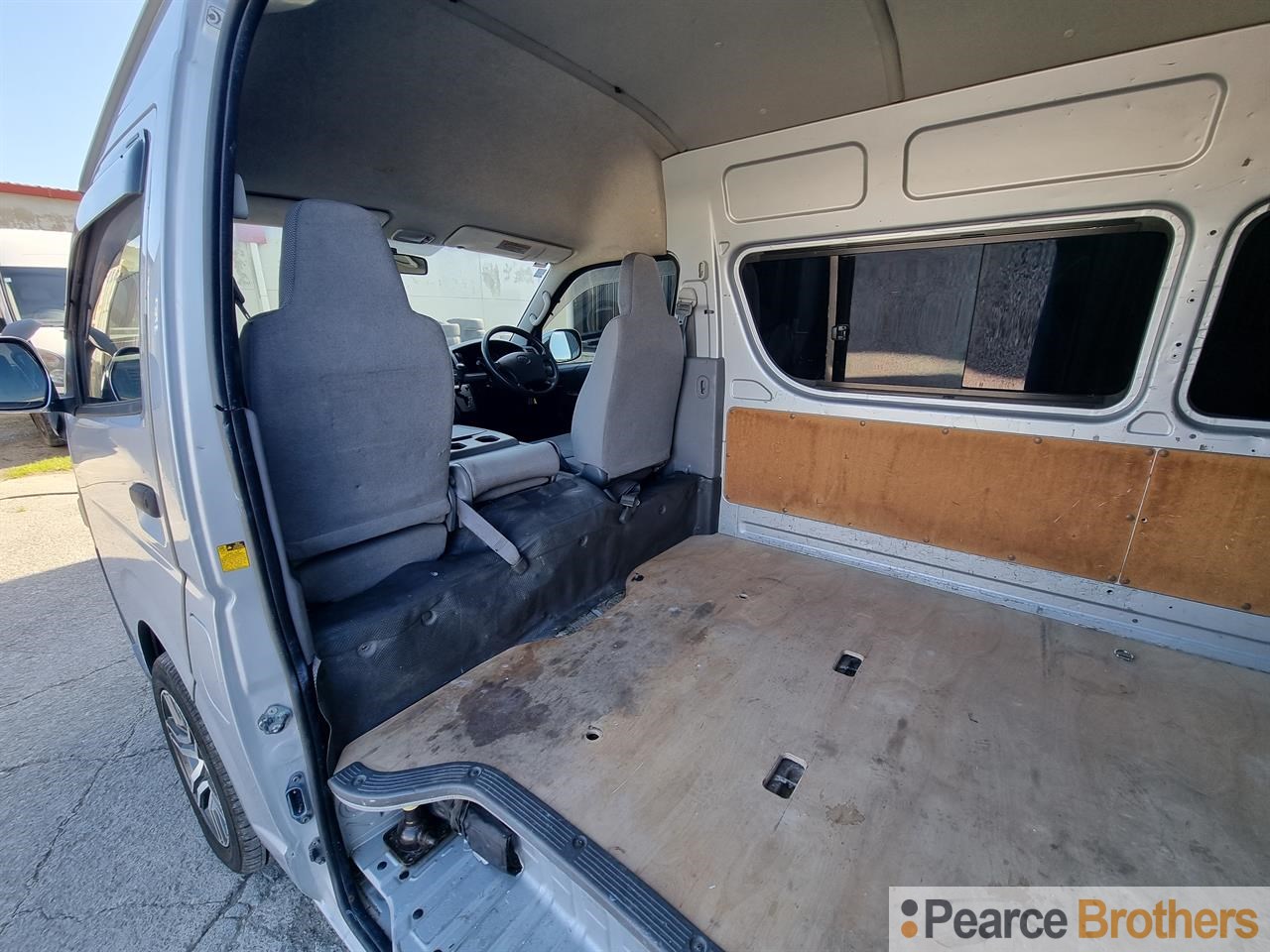 2006 Toyota Hiace