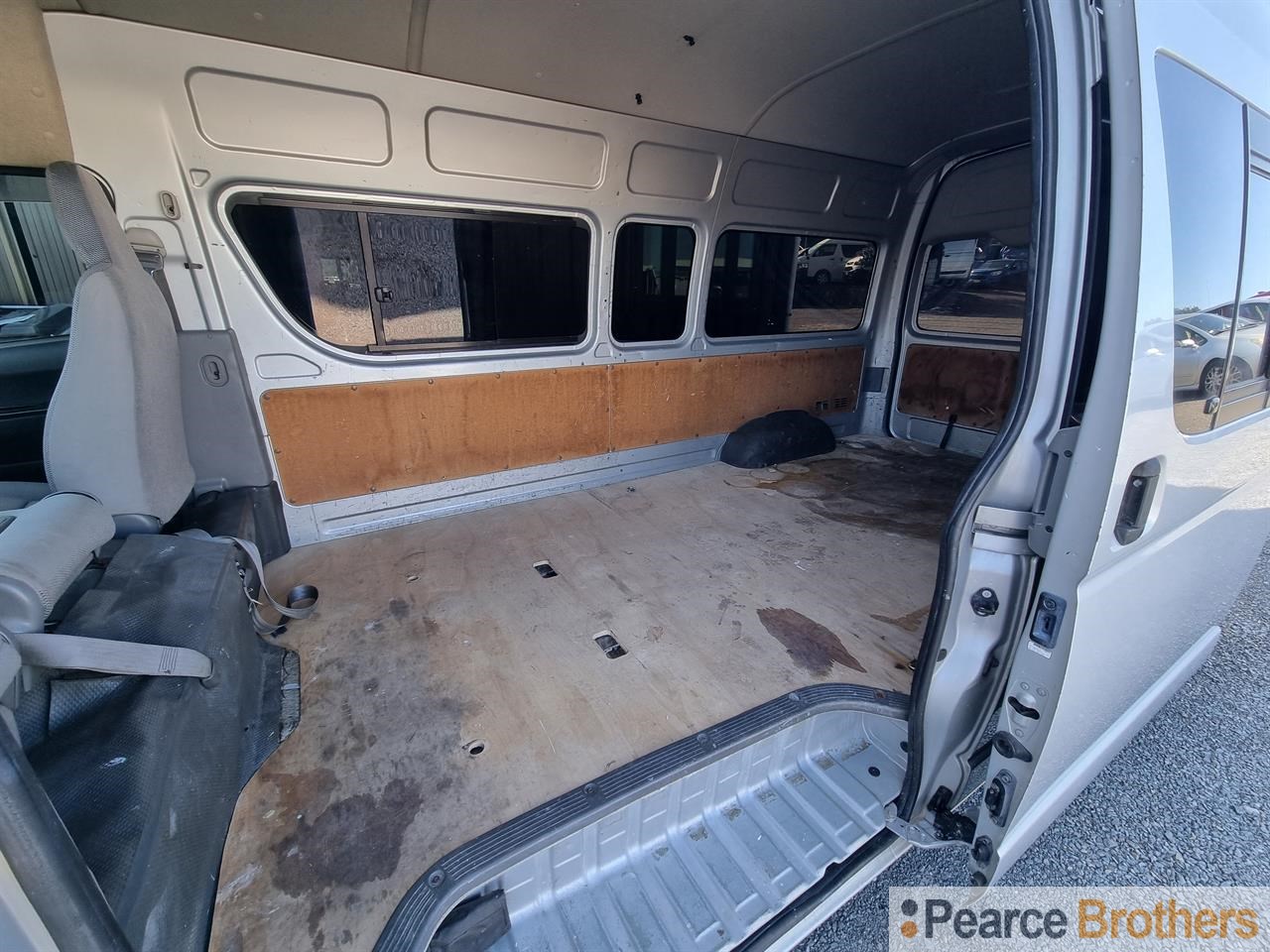 2006 Toyota Hiace