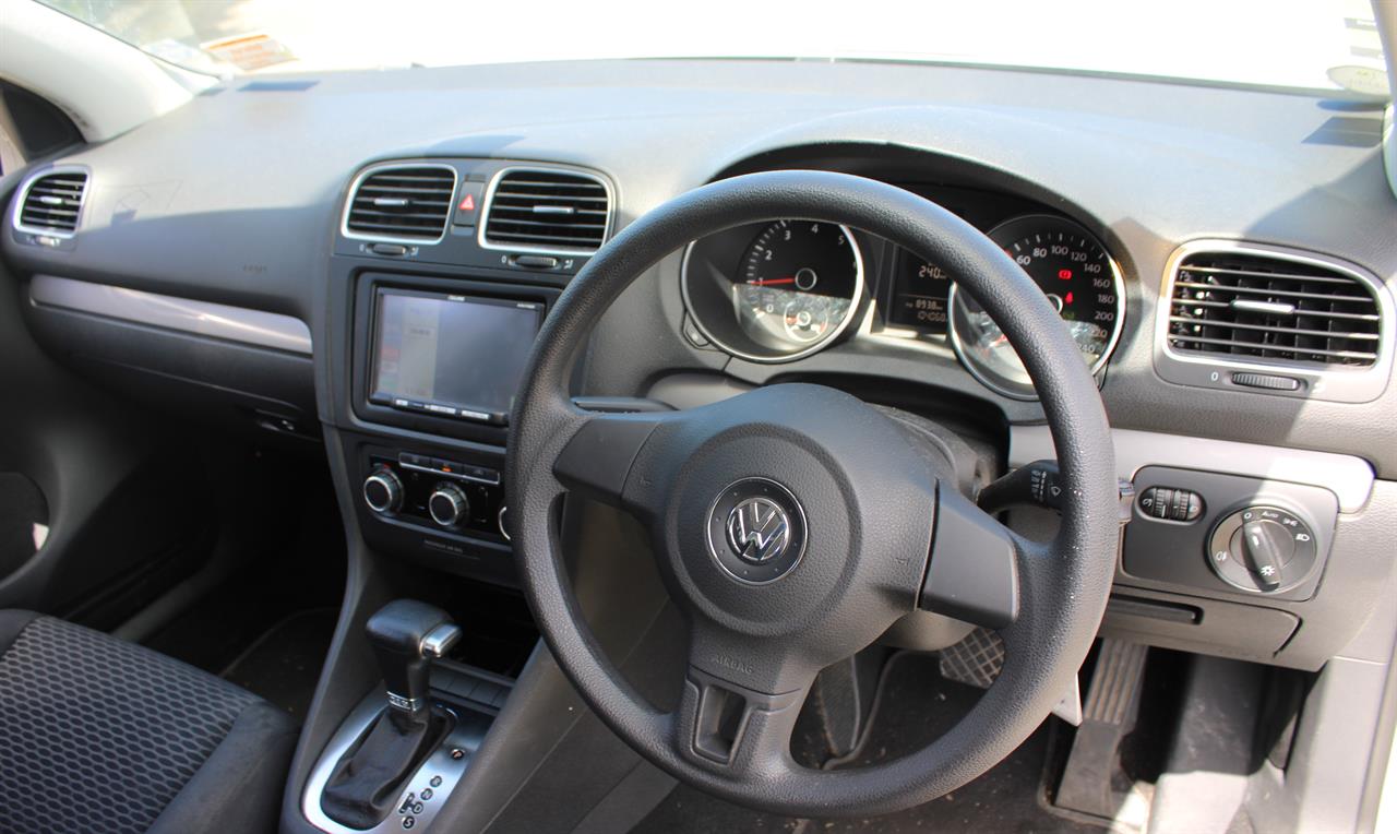 2010 Volkswagen GOLF