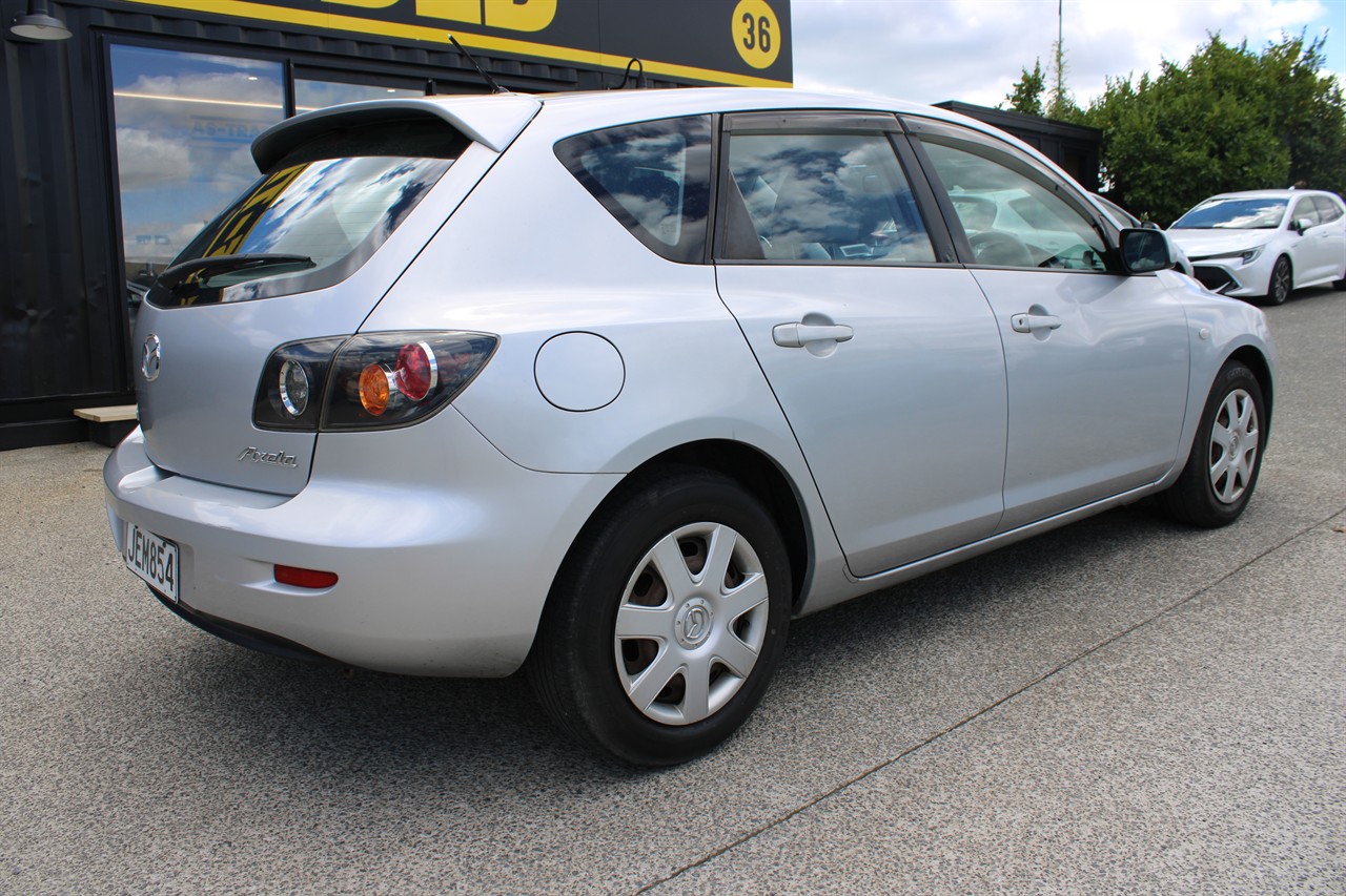 2005 Mazda Axela