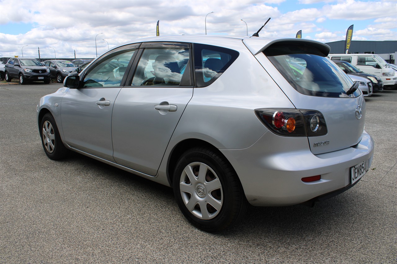 2005 Mazda Axela