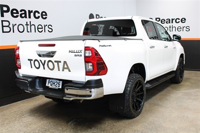 2022 Toyota Hilux - Thumbnail