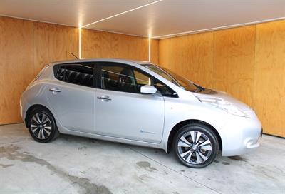 2016 Nissan Leaf - Thumbnail