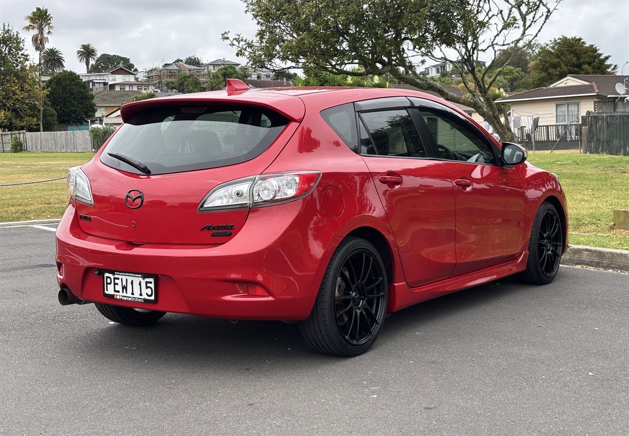 2013 Mazda Axela