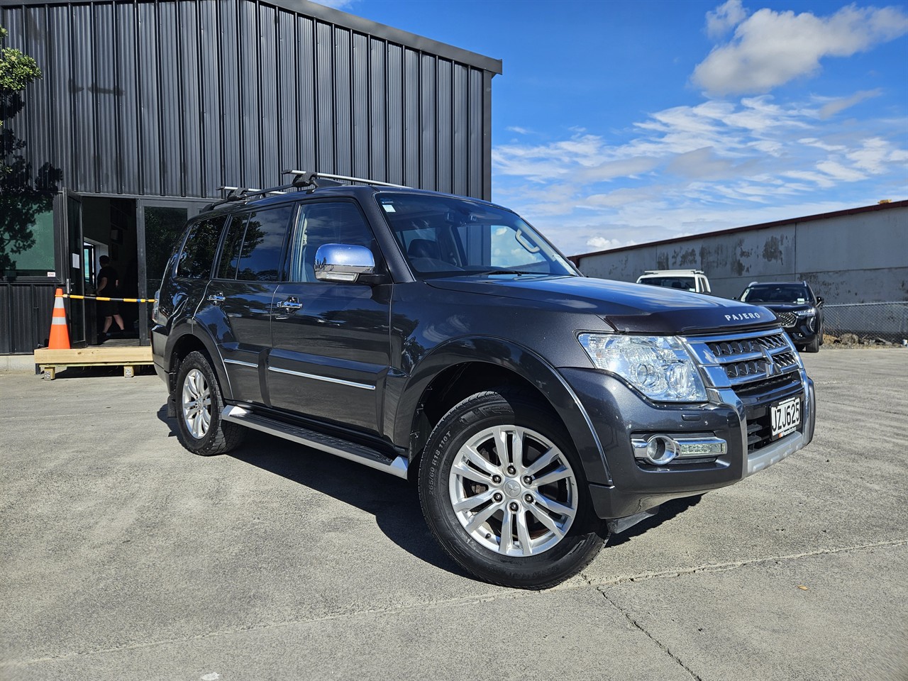 2016 Mitsubishi Pajero