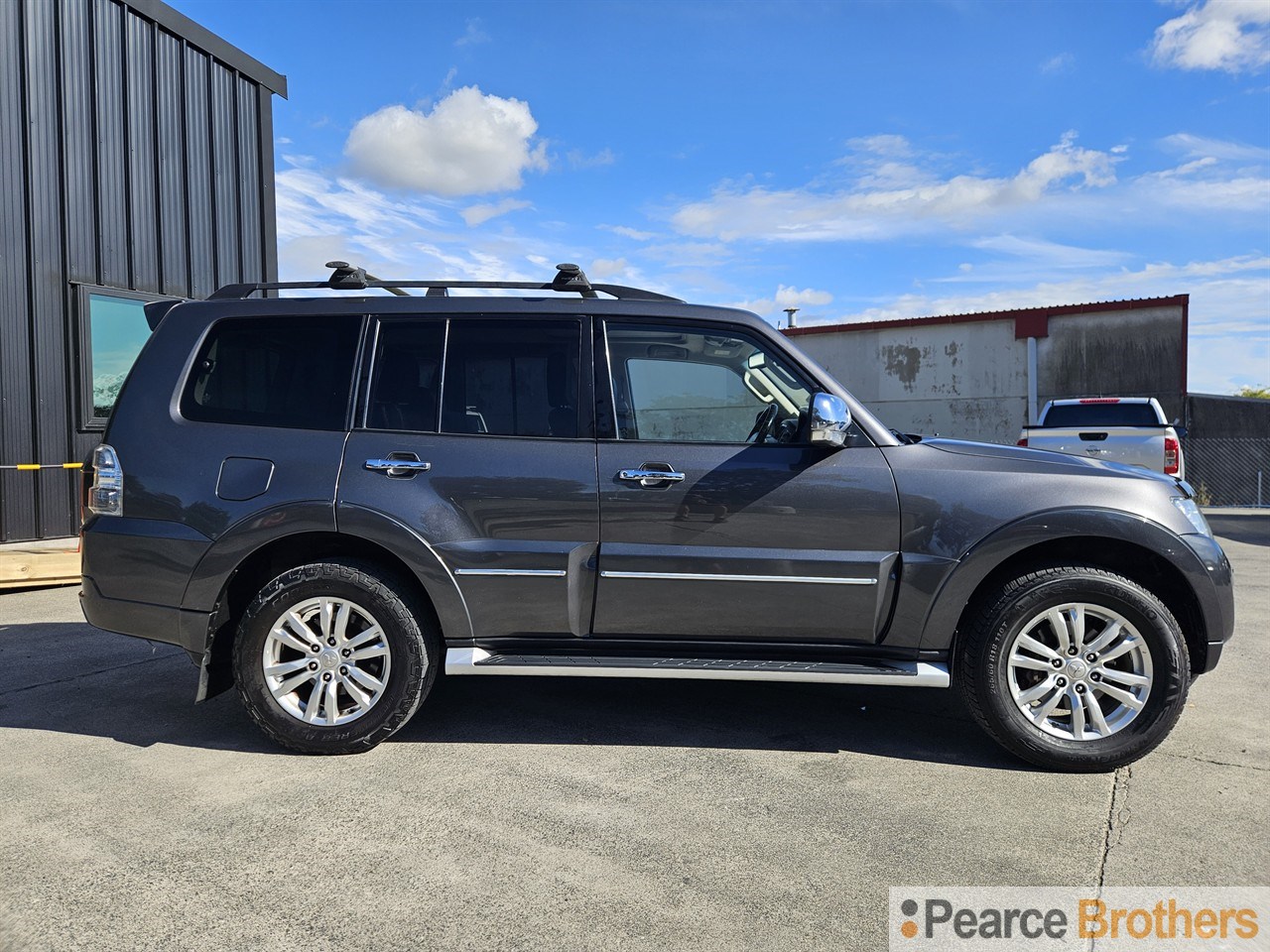 2016 Mitsubishi Pajero