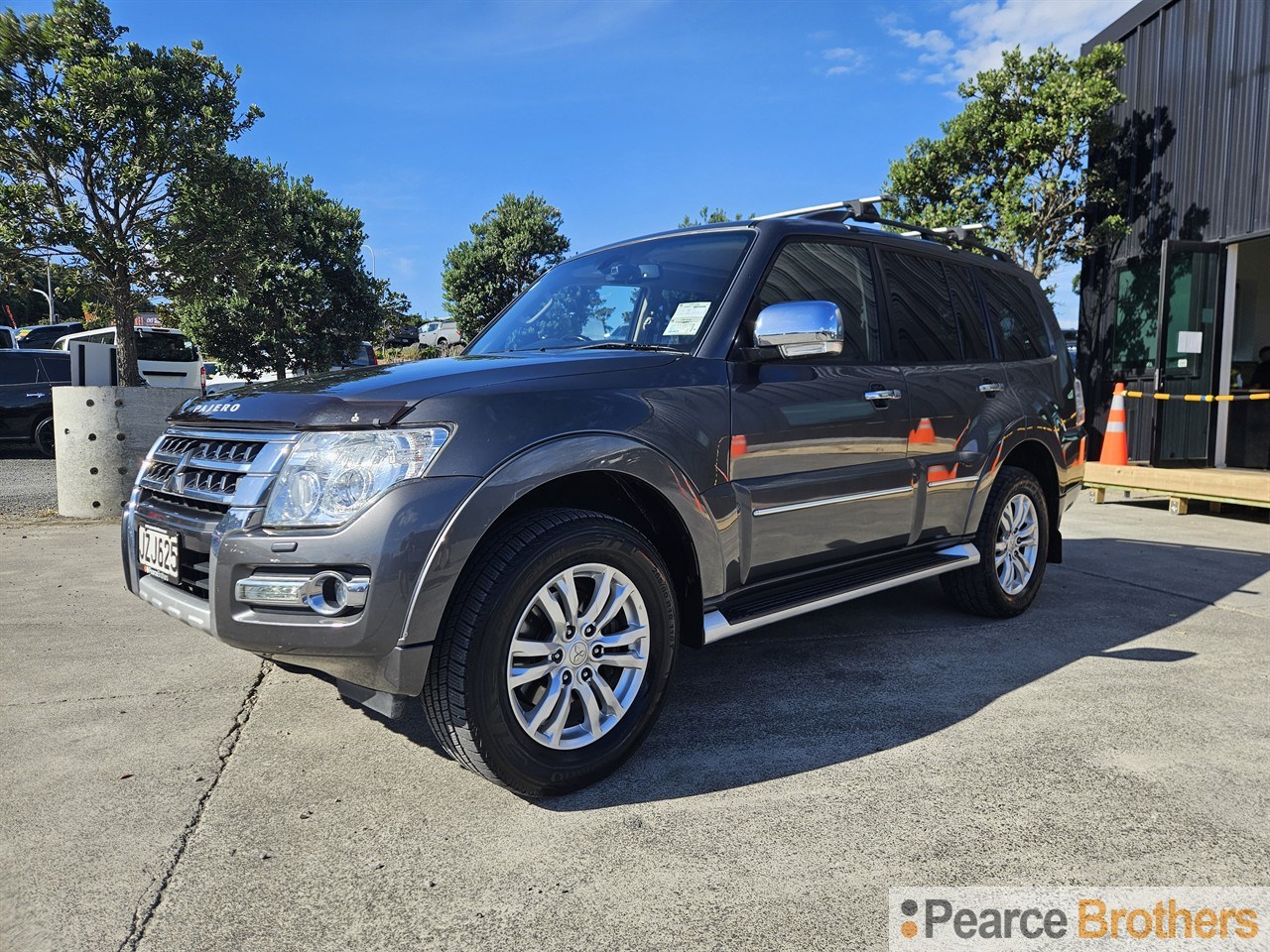 2016 Mitsubishi Pajero