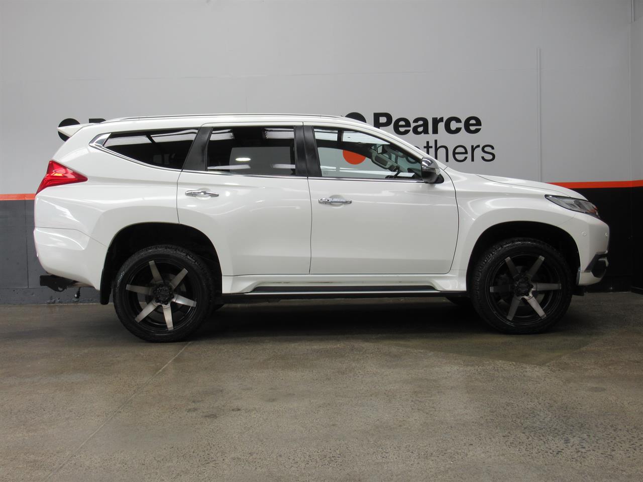 2019 Mitsubishi Pajero Sport