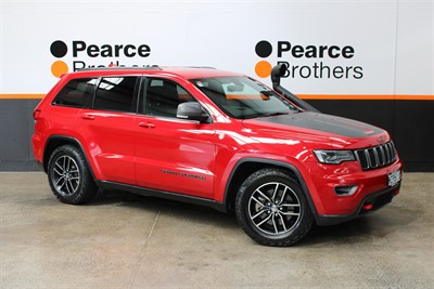 2017 Jeep Grand Cherokee - Thumbnail