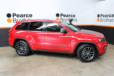 2017 Jeep Grand Cherokee - Thumbnail