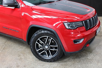 2017 Jeep Grand Cherokee - Thumbnail