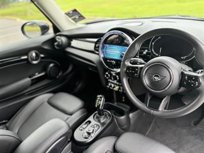 2022 Mini Hatch - Thumbnail