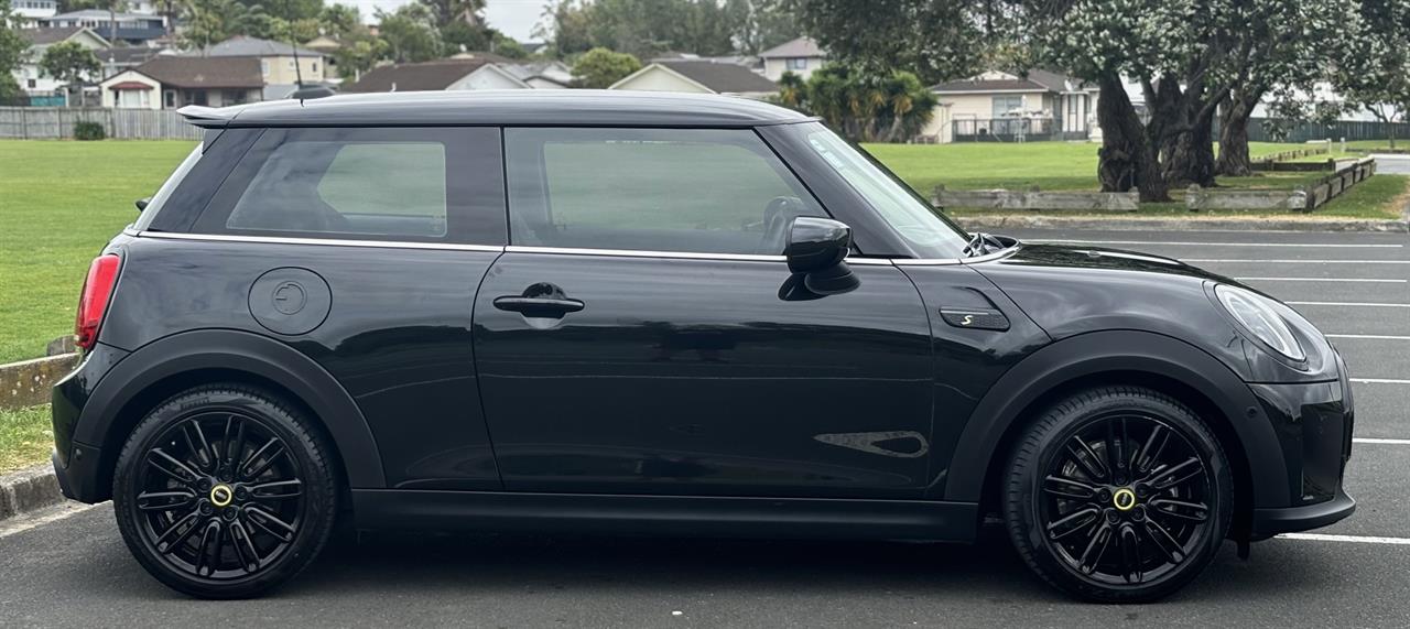 2022 Mini Hatch