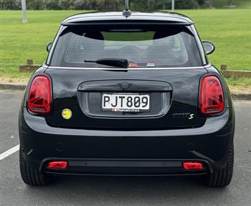 2022 Mini Hatch - Thumbnail