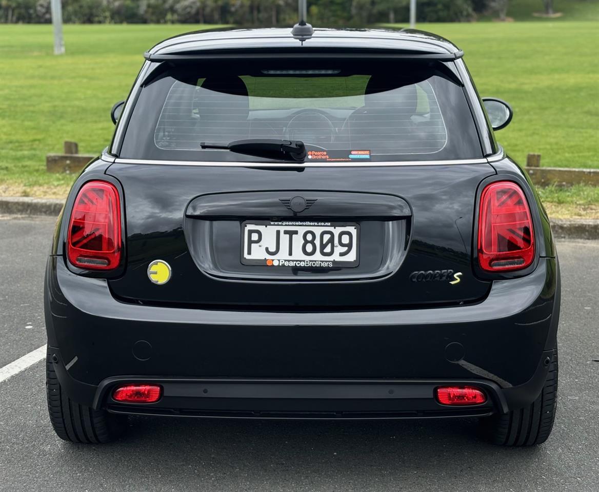 2022 Mini Hatch