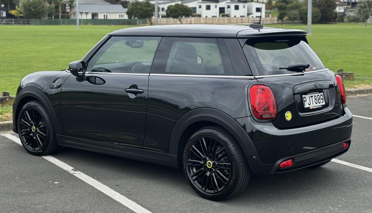 2022 Mini Hatch