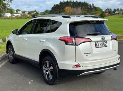 2016 Toyota RAV4 - Thumbnail