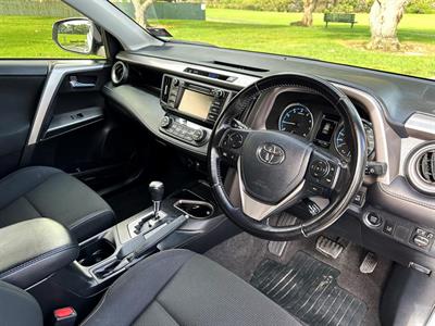 2016 Toyota RAV4 - Thumbnail