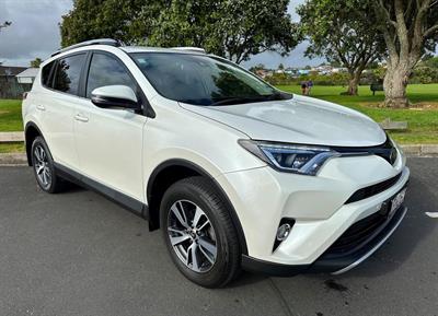 2016 Toyota RAV4 - Thumbnail