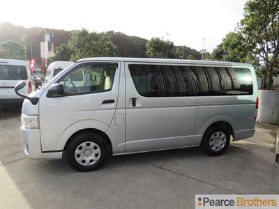 2019 Toyota Hiace - Thumbnail