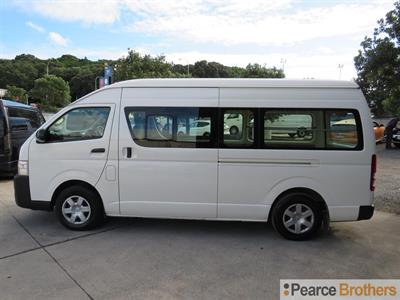 2017 Toyota Hiace - Thumbnail