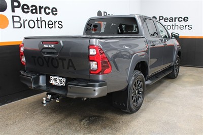 2022 Toyota Hilux - Thumbnail